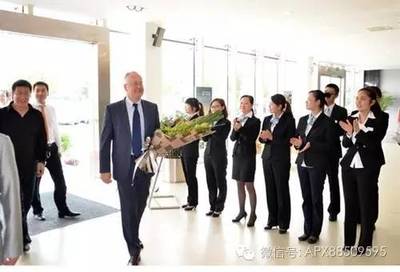 導(dǎo)購必學(xué) 送客戶離開門店的設(shè)計服務(wù)注意事項