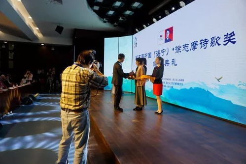 頒獎(jiǎng)禮儀服務(wù)彰顯文明，志愿服務(wù)助力徐志摩詩(shī)歌節(jié)服裝服飾批發(fā)